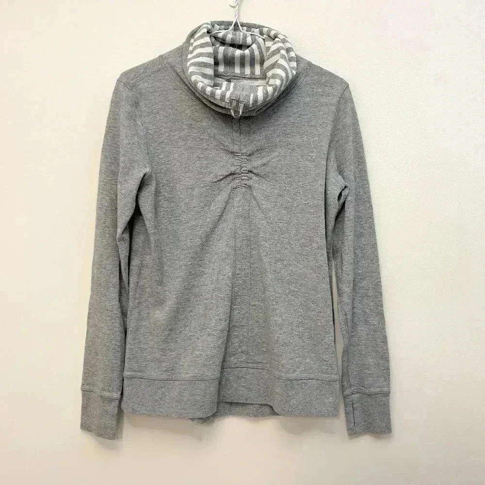 Lululemon In A Cinch Long Sleeve Pullover Sweater Reversible Grey Women's Medium - Picture 4 of 15